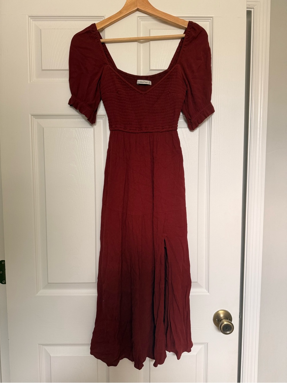 Women's Burgundy Puff Sleeve Maxi Dress